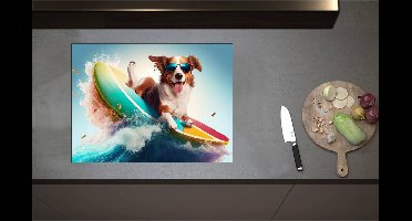 Inductieplaat Beschermer - Bruin met Witte Hond met Zonnebril op Surfplank - 70x52 cm - 2 mm Dik - Inductie Beschermer - Bescherming Inductiekookplaat - Kookplaat Beschermer van Wit Vinyl