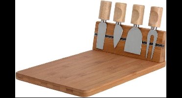Kaasplank met 4 kaasmessen