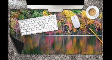 Bureau onderlegger - Verschillende Kleuren Bomen in Bos aan het Water - 80x40 cm - 2 mm Dik - Bureau mat Vinyl