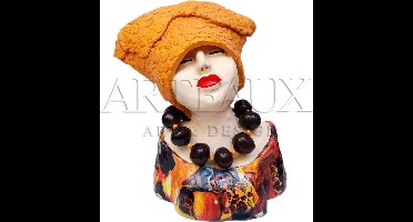 Bestel uniek Deco Object 'Madame Chique' Oker van Jeannie Hoovers