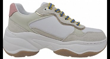 Guess Sneakers model 'HAPYY'