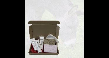 Zeepbox cadeau ezelinnenmelk - shampoo - bodylotion - conditioner - bodybar kersenbloesem en huile d'argan - reiseditie - voor hem en haar