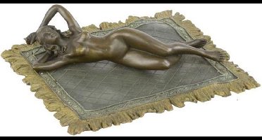 Bronzen beeld - Naakte dame op tapijt - Erotisch sculptuur - 4,1 cm hoog