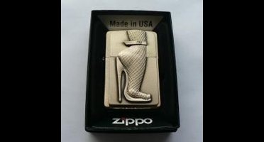 Zippo aansteker Golden Emblem High Heels Brass Brushed Limited Edition