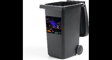 Container sticker Een Picasso-Doktersvisje in een aquarium - 40x40 cm - Kliko sticker