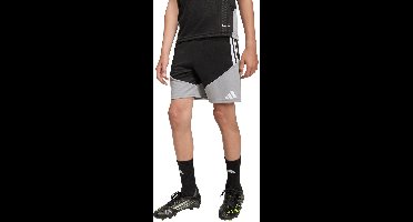 adidas Short Kinderen Tiro 26 Competition Training Zwart-Grijs - Maat 128cm