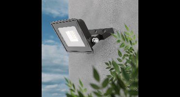 HOFTRONIC - Stratos LED Schijnwerper 10 Watt - 735 Lumen - 4000K Neutraal wit licht breedstraler - Floodlight zwart - 2 jaar garantie - Veiligheidslamp - 15 cm kabel - IP65 Waterdichte Buitenlamp
