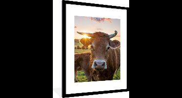 PosterMonkey - Poster - Fotolijst - Koeien - Zonsondergang - Natuur - Dieren - Koe - Kader - 60x80 cm - Poster koe - Foto lijst - Poster in lijst - Poster natuur