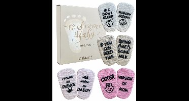 SilverandCoco® Baby Sokjes met Grappige Tekst | Geboorte Geschenkset Sokken Antislip Katoen | Kraamcadeaus pakket Cadeau Gift Set | Shower Cadeautje Geschenk Versiering | Zwangerschap Katoenen Kleding | Gender Reveal Zwanger - Meisje Girl Roze