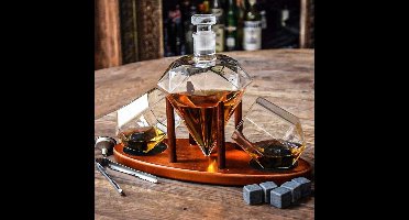 Deluxe Diamond Decanter Set