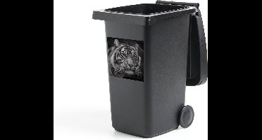 Container sticker Tijger in zwart wit - Van dichtbij weergegeven tijger in zwart/wit Klikosticker - 40x40 cm - kliko sticker - weerbestendige containersticker