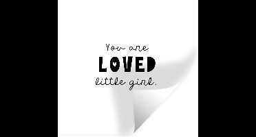 Muursticker kids - Muurdecoratie meisjeskamer - Quotes - Spreuken - You are loved little girl - Kinderen - Liefde - 30x30 cm - Kinder decoratie - Zelfklevend behangpapier - Stickerfolie