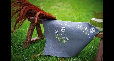 Vervaco - Tafelkleed kit - Bloempluisjes - PN-0196561 - Borduren - Borduurpakket - Borduurpakket volwassenen - Borduurpakket kind