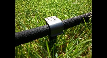 100 Gardenix Grondpennen voor het bevestigen van Tuinslang / Druppelslang Voor slang van 16mm