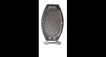 Gietijzeren pan met houten onderzetter