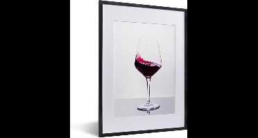 Fotolijst incl. Poster - Studio shot van een glas Rode wijn - 30x40 cm - Posterlijst