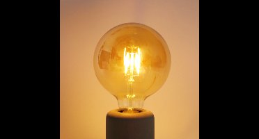 2x Dimbare globe filament LED Lamp E27 - Extra Warm witte lichtkleur 2200K - Amber coating - 6W - Vorm: G125