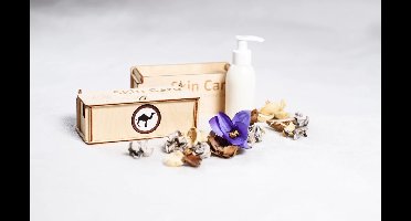 Royal Natural Cosmetics - Kamelenmelk Crème - Dromedarismelk Crème - Hand Crème - Moisturizer - Lotion - Luchtbevochtiger - Verfrissend - Plantaardige & Etherische oliën - Alfahydroxyzuren - Tegen veroudering - Gedistilleerd - Dag & Nacht Crème