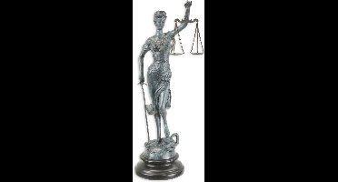 BRONZEN BEELD VAN VROUWE JUSTITIA MET GROENE AFWERKING