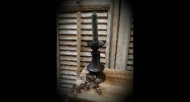 Zwart metalen kandelaar