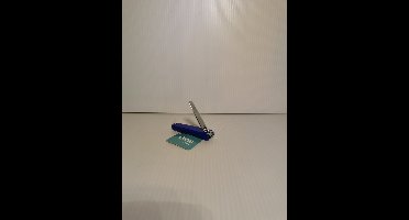 Nagelknipper blauw 6.5*1.5*2cm met handig opvangbakje