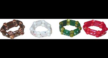 Armbanden bruin-wit-groen-rood met bolletjes en blokjes set van 4 stuks.