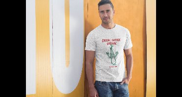 Shirt - Drink, drank, drunk - Wurban Wear | Grappig shirt | Dieet | Unisex tshirt | Fast food | Airfryer | Sport | Verwenpakket | Wit & Zwart