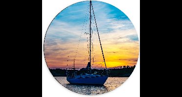 WallClassics - Dibond Muurcirkel - Vissersboot met Hoge Mast en Zonsondergang - 70x70 cm Foto op Aluminium Muurcirkel (met ophangsysteem)