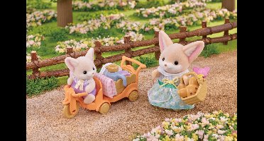 Sylvanian Families 5698 Picknick set woestijn vos zus & baby- speelset- 2 speelfiguren