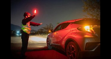 Olight  Freyr Multicolor Prof Oplaadbare Signaallamp Dirigeerlamp Zaklamp Verkeer Boa Politie Lamp
