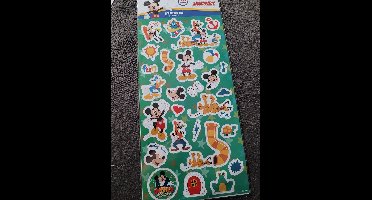 Ca 50 stickers Mickey en vrienden- 2 vellen