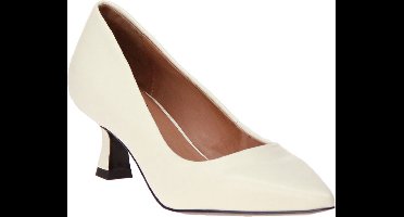 Tamaris Pump Offwhite