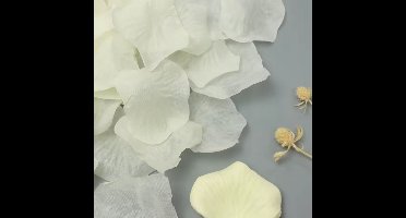 New Age Devi - 500x Rozenblaadjes Snippers - Creme Wit - Bruiloft Decoratie - Feestartikelen