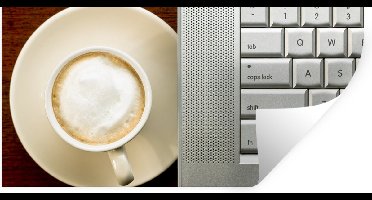 Muurstickers - Sticker Folie - Een kopje cappuccino staat naast een laptop - 40x20 cm - Plakfolie - Muurstickers Kinderkamer - Zelfklevend Behang - Zelfklevend behangpapier - Stickerfolie