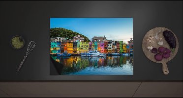 Inductie Beschermer - Gekleurde Huizen aan de Kust van Taiwan in de Avond - 70x52 cm - 2 mm Dik - Inductieplaat Beschermer met zwarte kern