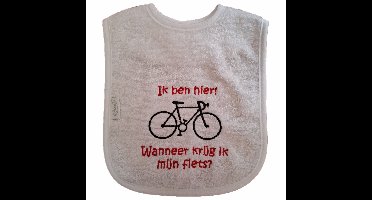 Witte slab met "Ik ben hier! Wanneer krijg ik mijn fiets?" - fietsen, wielrennen, tour, fietsje, kraamcadeautje, cadeautje, tekst