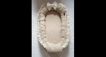 Wazzhappening - babynestje Noella - linnen - broderie - strik - zand - naturel