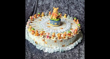 traktatie taart 32 doosjes blauw met Winnie the Poeh & friends voor geboortefeest of babyshower uitdeel bedankje