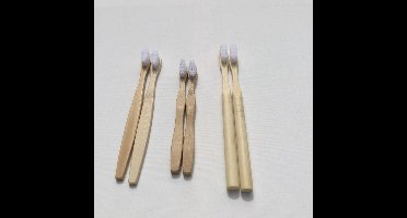Tandenborstel  Bamboe. 100% natuurlijk en BPA vrij. Familiepakket  van 6   Bamboe Tandenborstel.