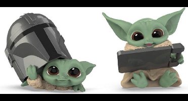 Star Wars - The Mandalorian - Child Mini Figuren - Helmet & Tablet - 2 stuks - Hasbro