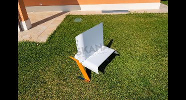 Maairobotgarage ONE 2.1 Custom style STIHL zilver en oranje. Zonnedak