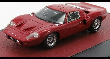 De 1:43 Diecast modelauto van de Ford GT40 MKIII van 1967 in Red.This model is begrensd door 408 stuks. De fabrikant van het schaalmodel is Matrix.Dit model is alleen online beschikbaar.