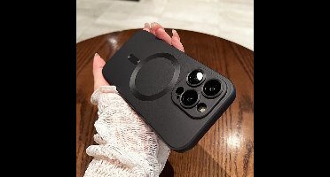 Shockproof Hoesje Zwart - Geschikt voor iPhone 14 Pro Max - Met Magneetring en Camera Protectors - Super Stevige Ultra TPU Case - Siliconen Soft Touch - Magneet Compatible