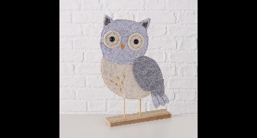 Leuke staande uil van vilt met een voetje van MDF