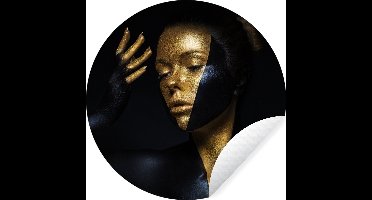 WallCircle - Muurstickers - Behangcirkel - Make up - Kunst - Vrouw - Luxe - Goud - ⌀ 30 cm - Muurcirkel - Zelfklevend - Ronde Behangsticker