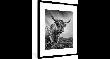 PosterMonkey - Poster - Fotolijst - Schotse hooglander - Natuur - Koe - Zwart wit - Kader - 60x80 cm - Poster zwart wit - Foto in lijst - Poster Schotse hooglander - Poster frame