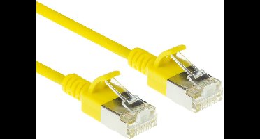 ACT Gele 1,5 meter LSZH S/FTP CAT6A slimline patchkabel snagless met RJ45 connectoren DB7851