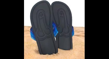 Humoristische Unisex Flipflops met Ondeugende Zool Afdruk – Maat 42 – Zwart met Blauwe Bandjes