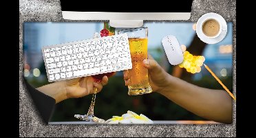 Bureau onderlegger - Koppel Proostend met Drankjes op Terras - 80x40 cm - 2 mm Dik - Bureau mat Vinyl