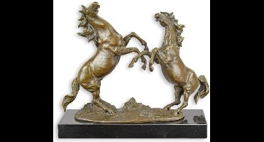 A BRONZE SCULPTURE OF A REARING HORSES